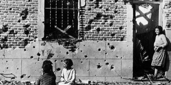 Capa y Picasso, juntos contra la barbarie